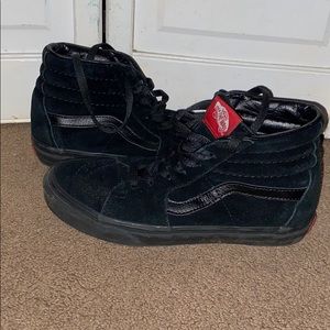 ✨Black High Top Vans